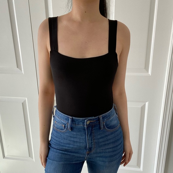 AIRY - Black Sleeveless Cut-Out Back Bodysuit - Picture 2 of 9